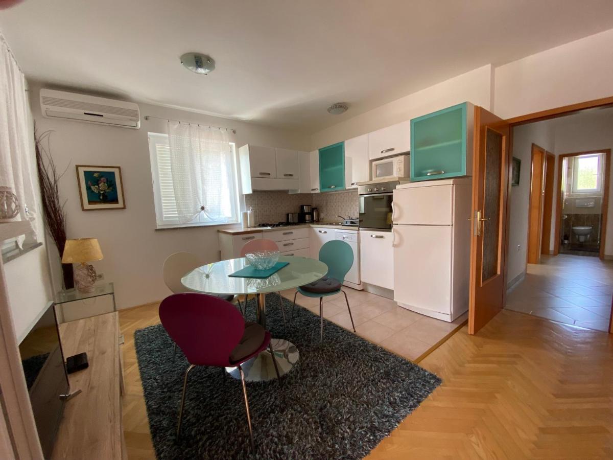 Molnar Apartment Premantura Exterior photo